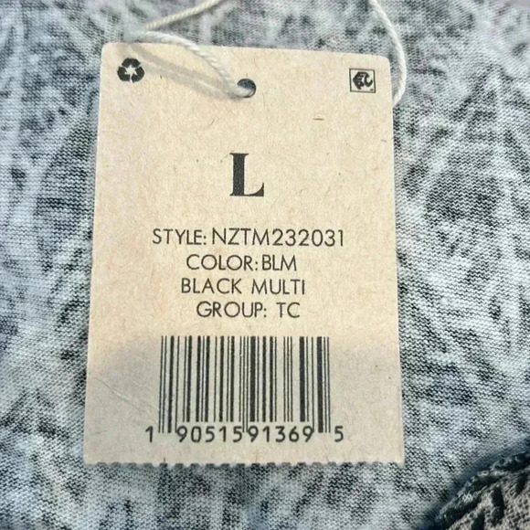 NZT SKETCHED LEAVES FLUTTER SLEEVE SPLIT NECK TEE L - Picture 7 of 7